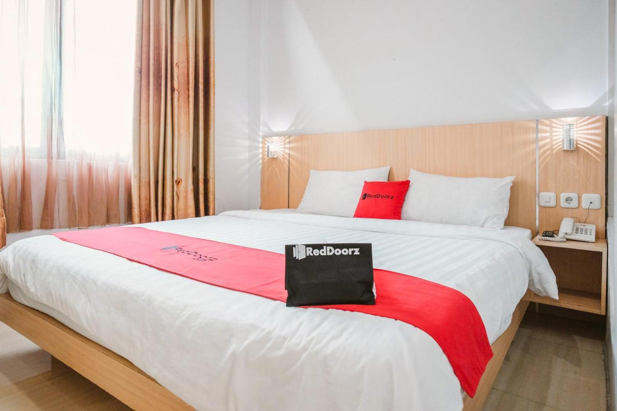 Tanjungjohor Reddoorz Premium At Hotel T-One Jambi מראה חיצוני תמונה