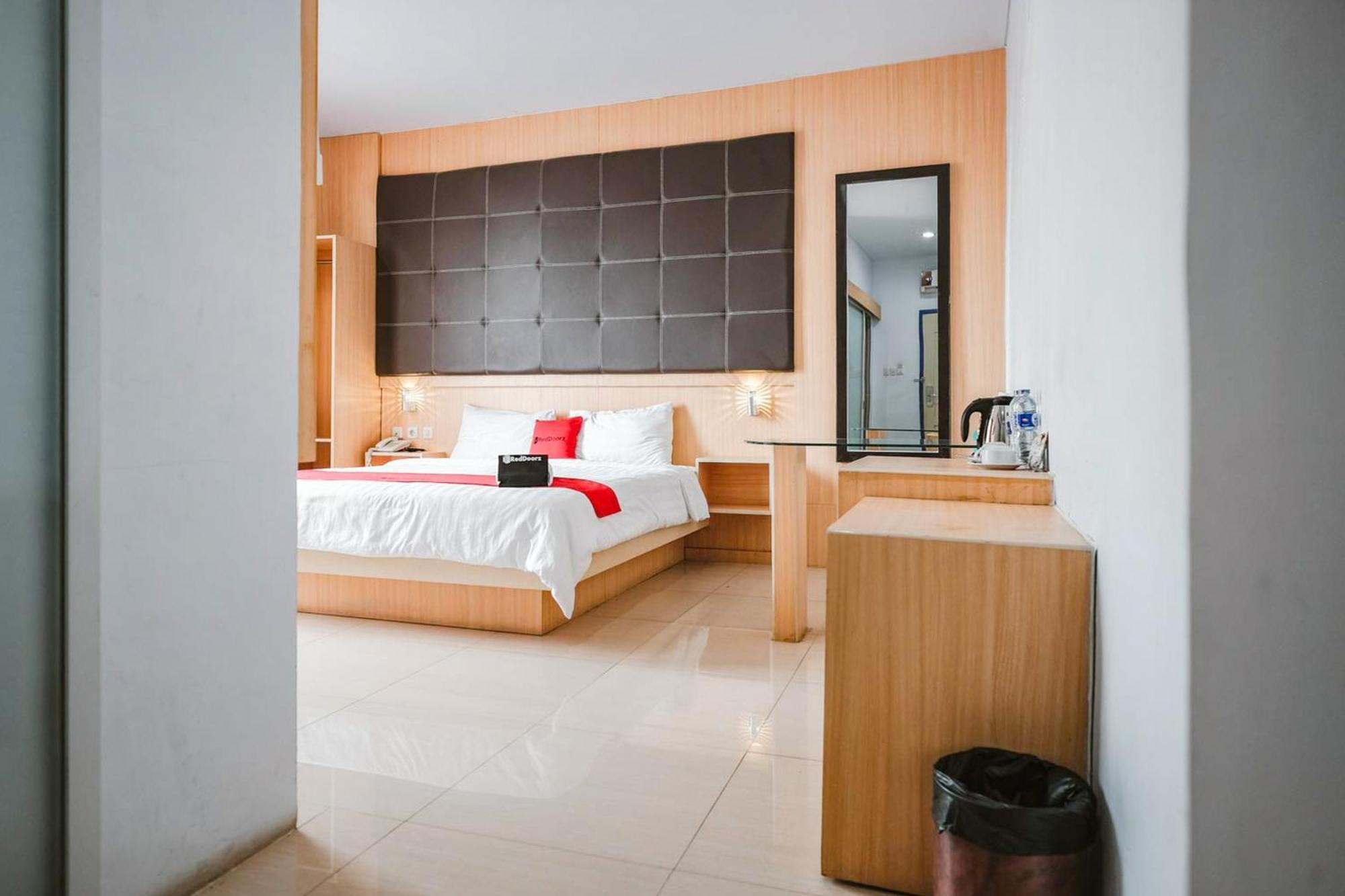 Tanjungjohor Reddoorz Premium At Hotel T-One Jambi מראה חיצוני תמונה